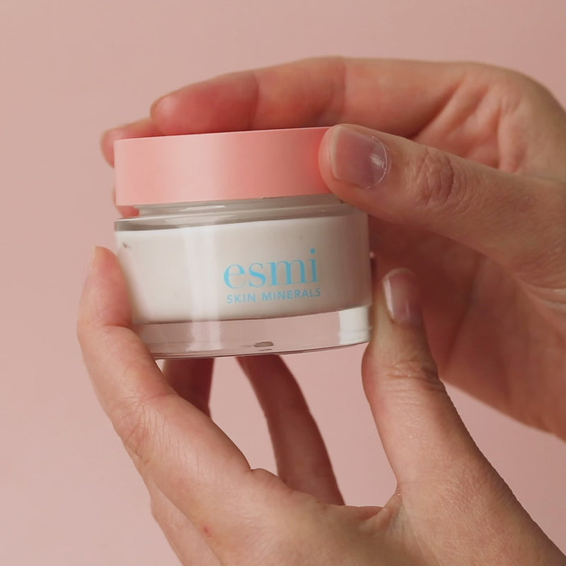 video of esmi Brightening Moisturiser being applied