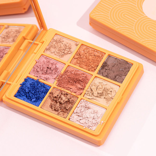 close up of blue eyes eyeshadow palette 